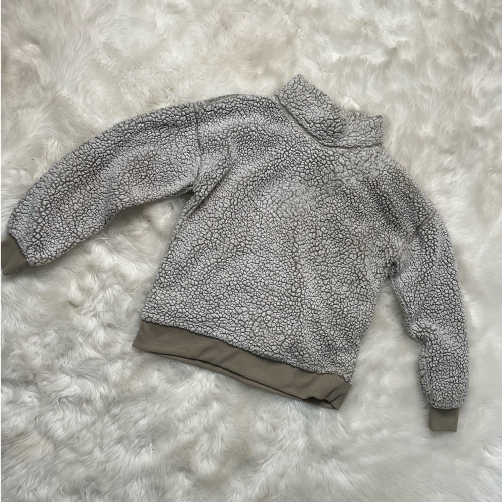 Off white Sherpa, size medium
